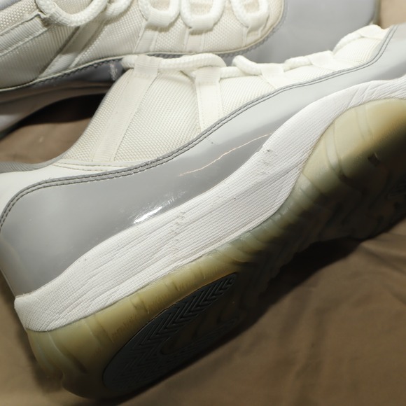 Air Jordan 11 Retro Low Cement Grey White Men's Size 12 AV2187 140 - Picture 14 of 16